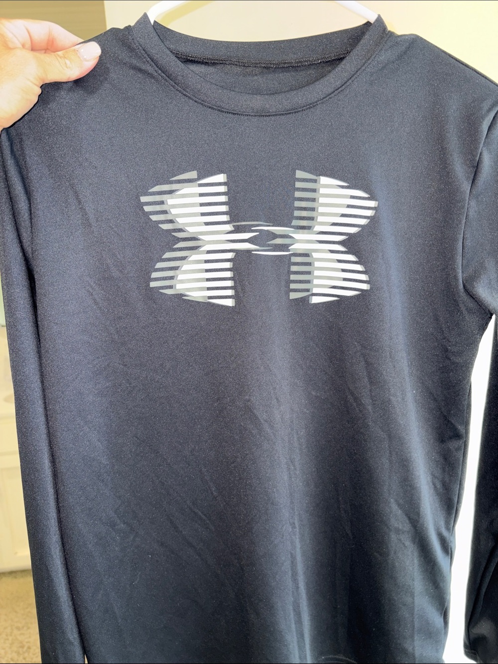 Under Armour Men’s Black Long-Sleeve Logo Performance Shirt